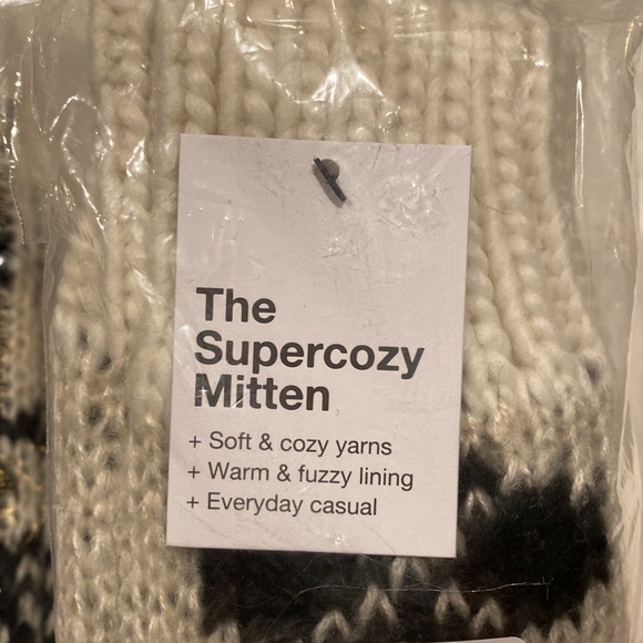 Kohl's Accessories - Kohl’s “The Super Cozy Mitten” Creme/Navy with Warm & Fuzzy Lining, One Size NWT